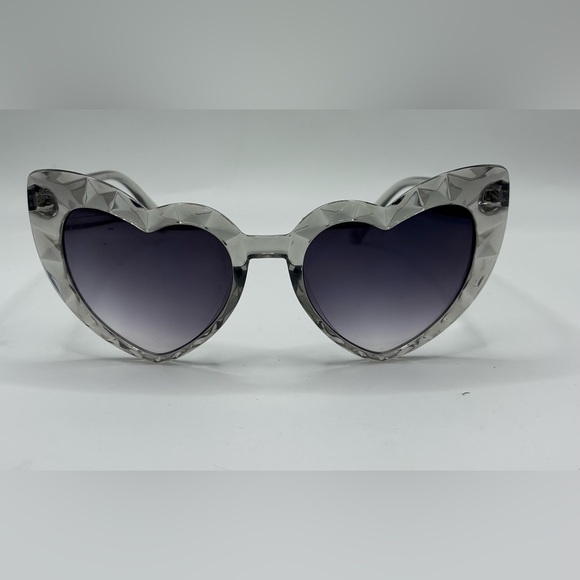 Betsey Johnson Heart Sunglasses Gray Crystal Frame Gradient Lenses Cute Retro - Picture 6 of 7